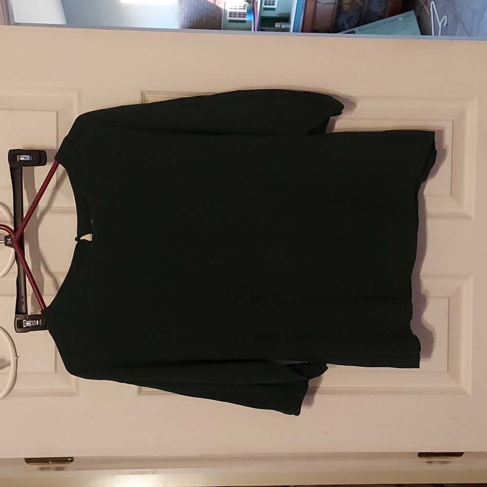 Stockholm Atelier blouse in hunter green.